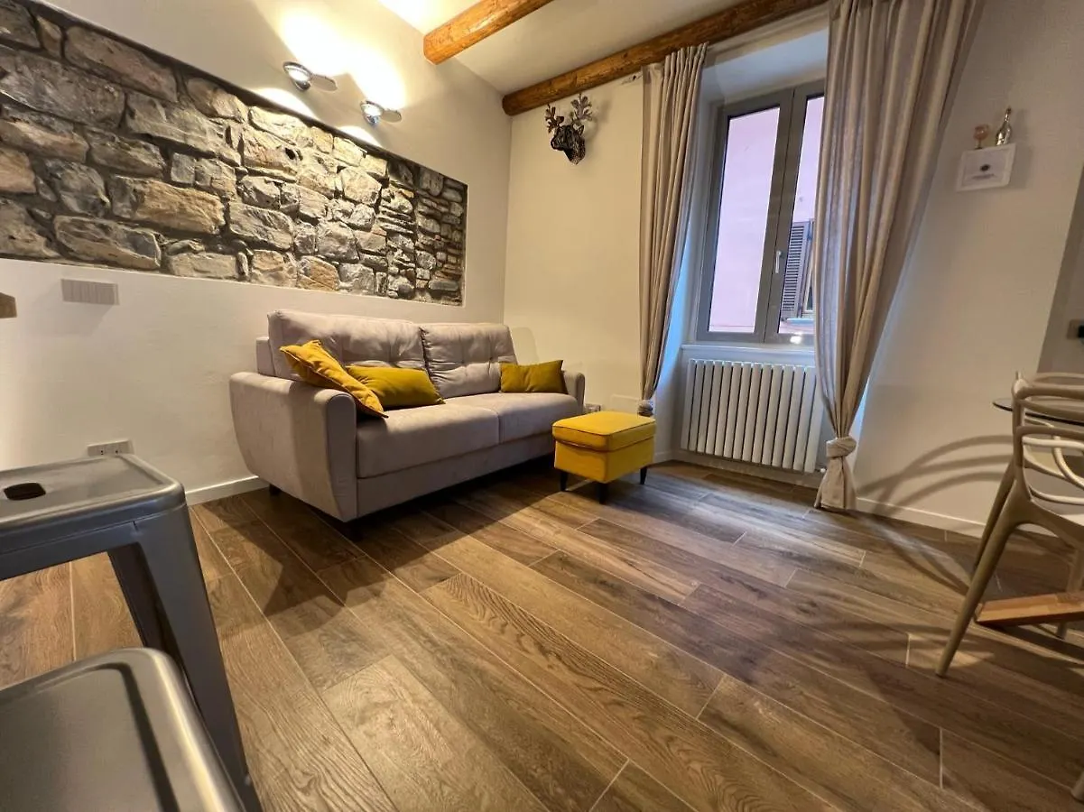 公寓 Lalucia Luxury Suite Lake Como 阿尔杰尼奥
