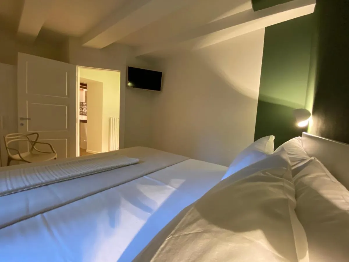 Lalucia Luxury Suite Lake Como 阿尔杰尼奥 0*,  意大利